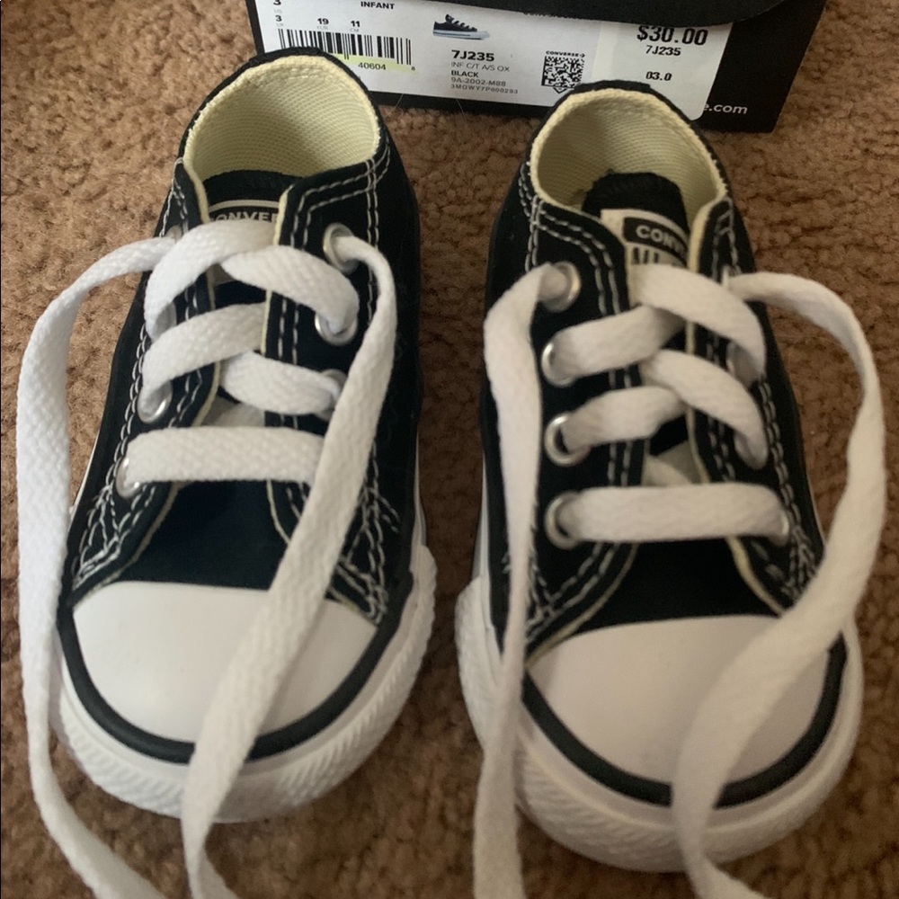 Converses Shoes toddlers size 3, Black and White Brand New, Never Worn💙